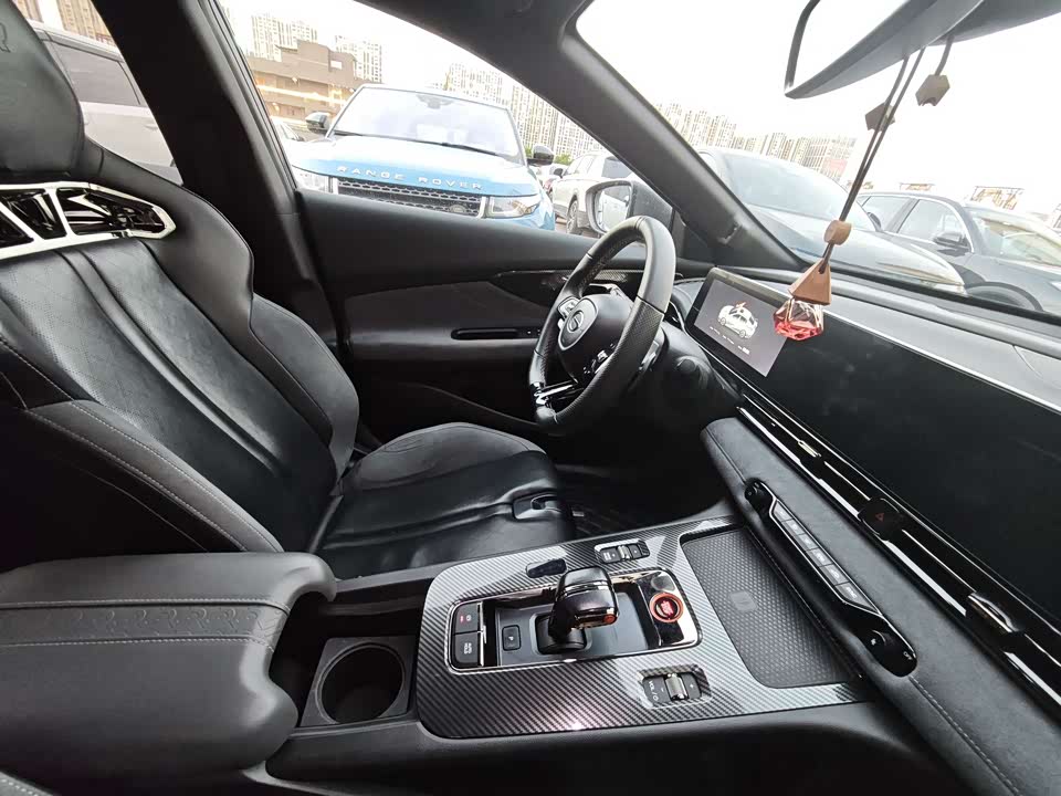 Trumpchi Shadow Leopard