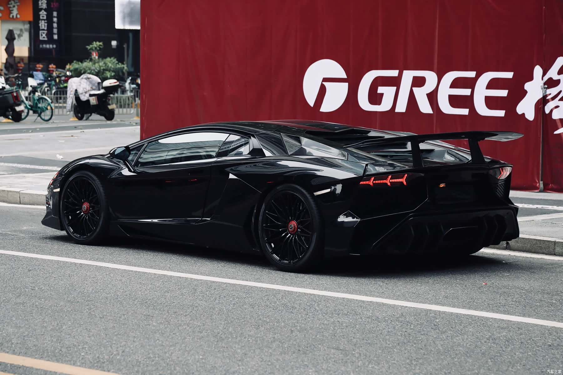 Aventador LP, 2013 3