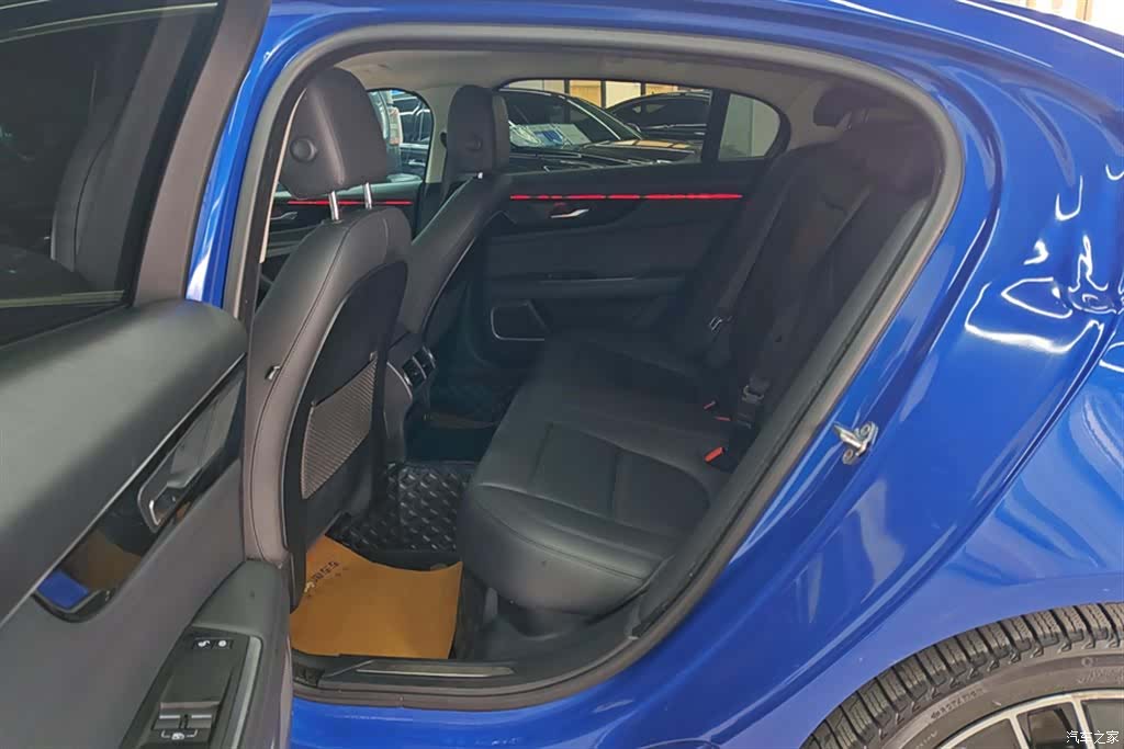 Land Rover XEL, 2020 11