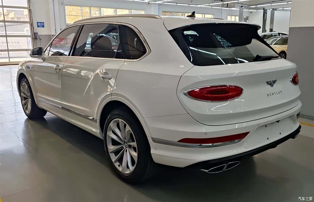 Bentley Bentayga, 2025 3