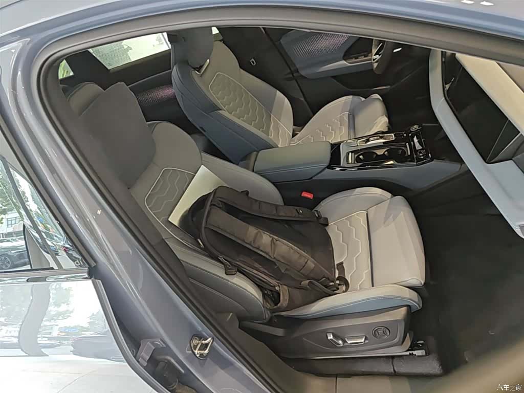 Audi e-tron, 2025 25