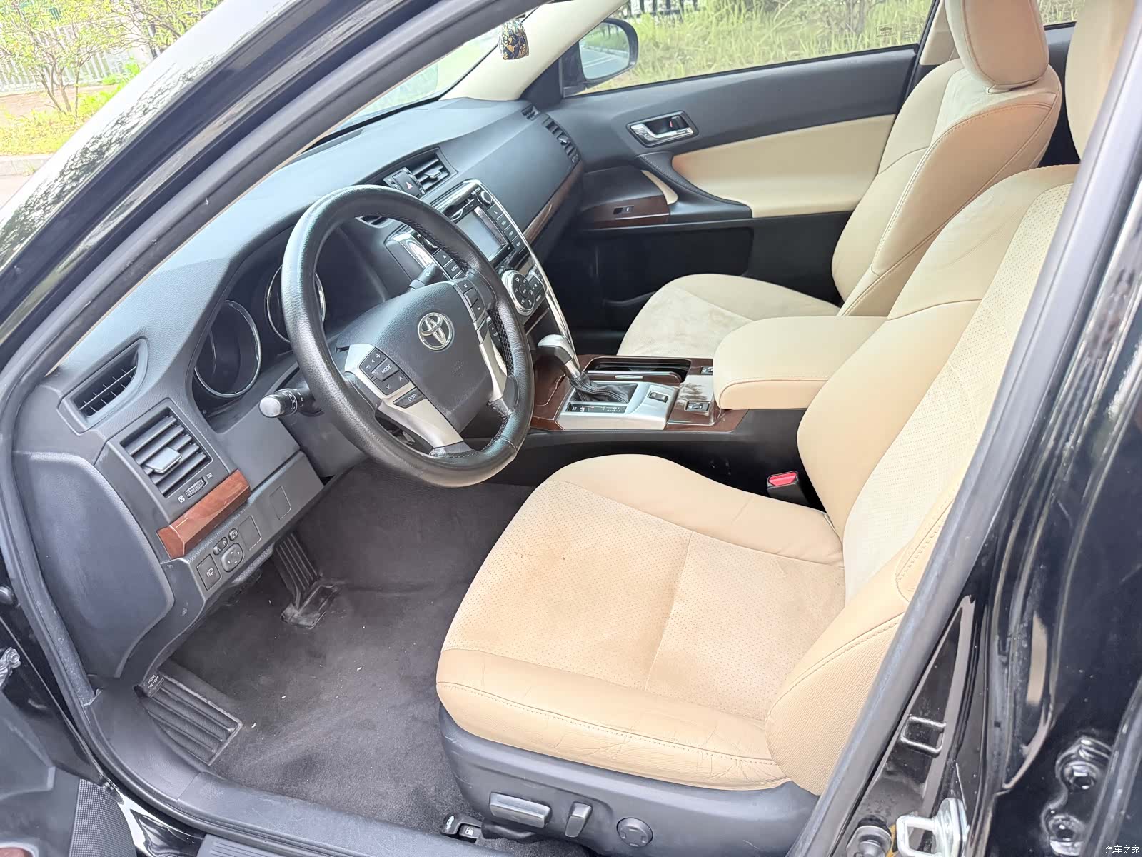 Toyota 2.5V, 2015 4