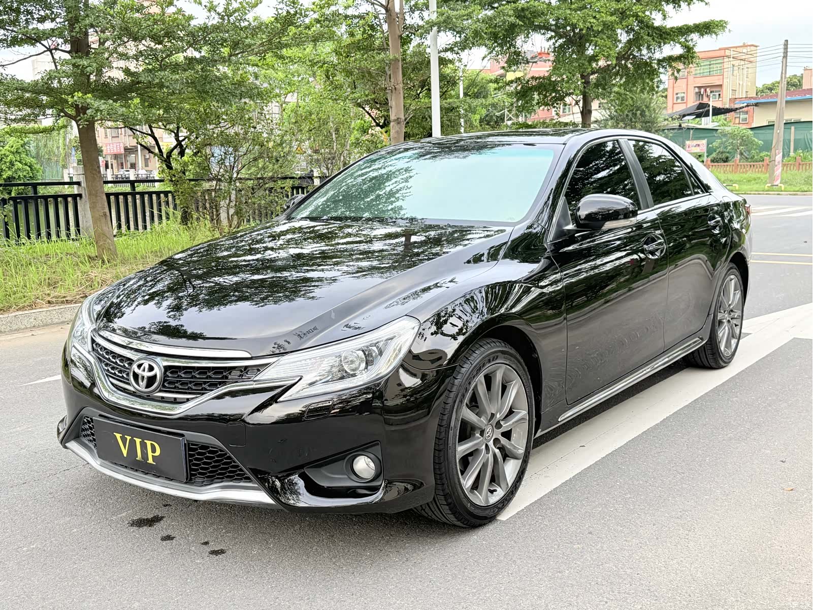 Toyota 2.5V, 2015 1