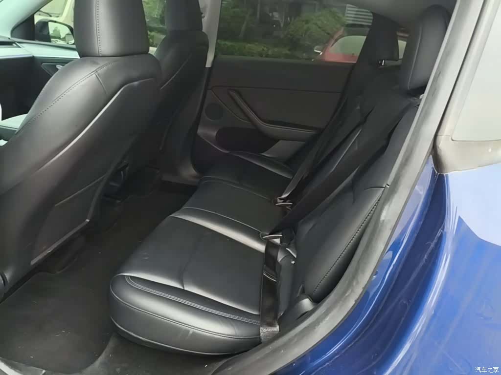 Tesla Model Y, 2023 17