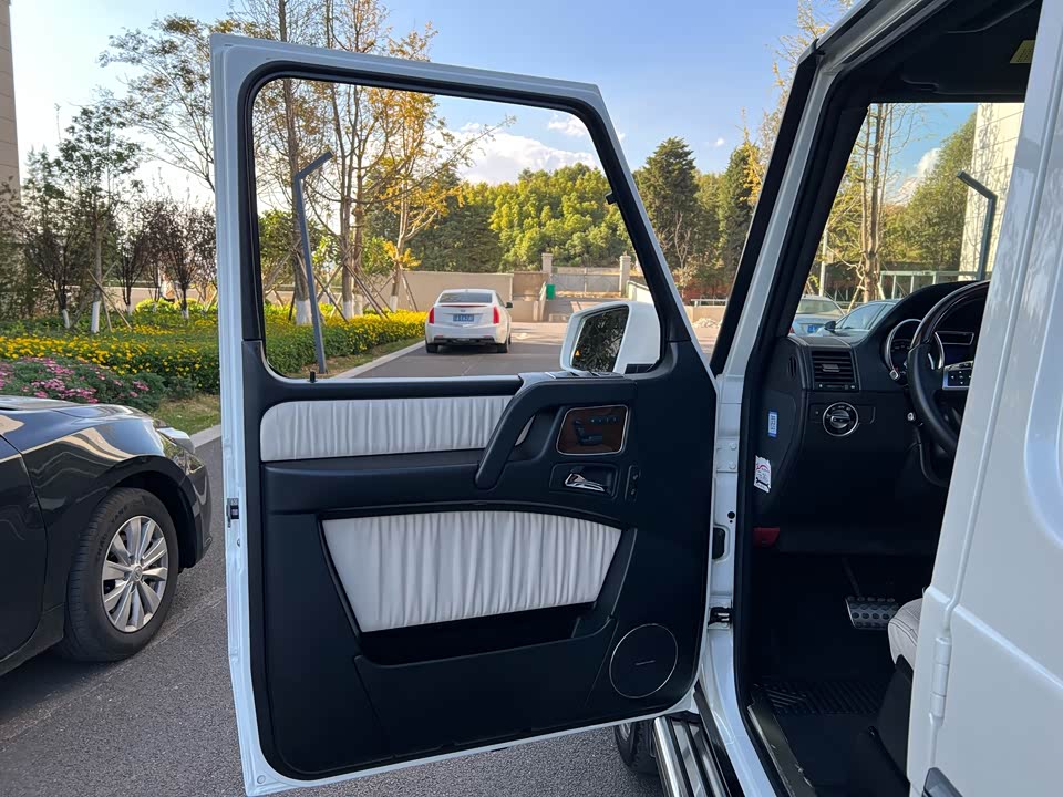 Mercedes-Benz G-class