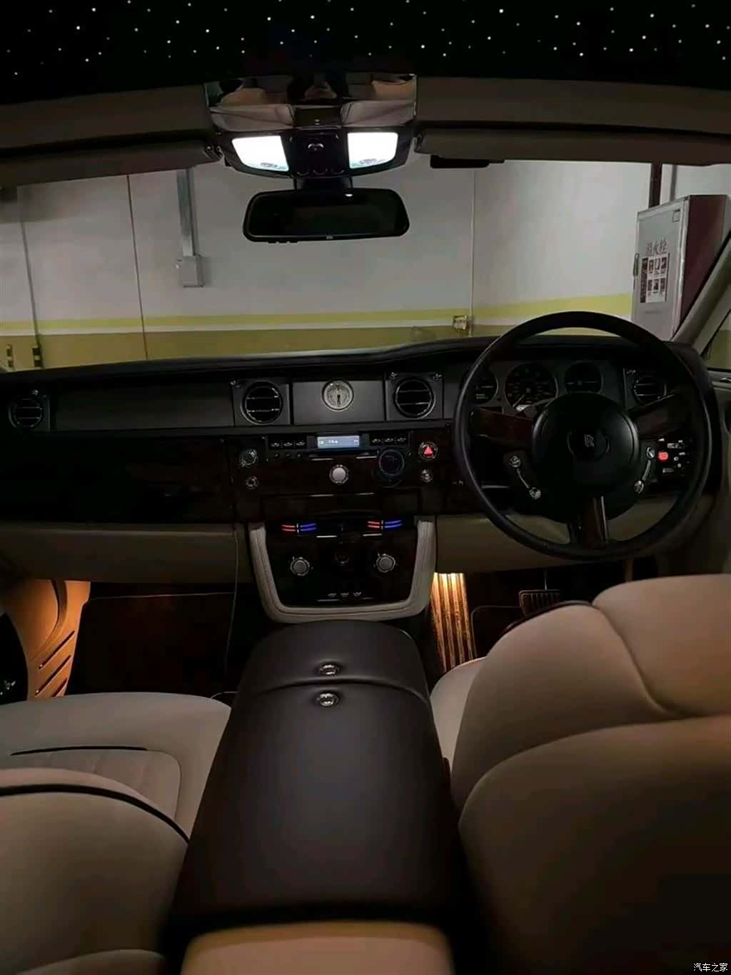 Rolls-Royce Phantom, 2015 9