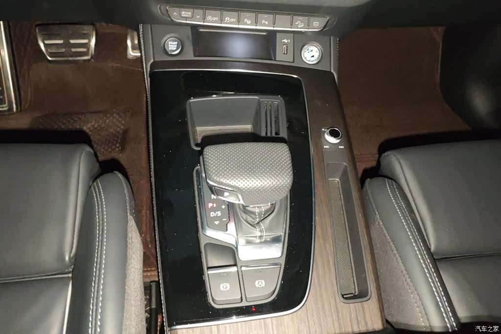 Audi Q5L, 2024 16