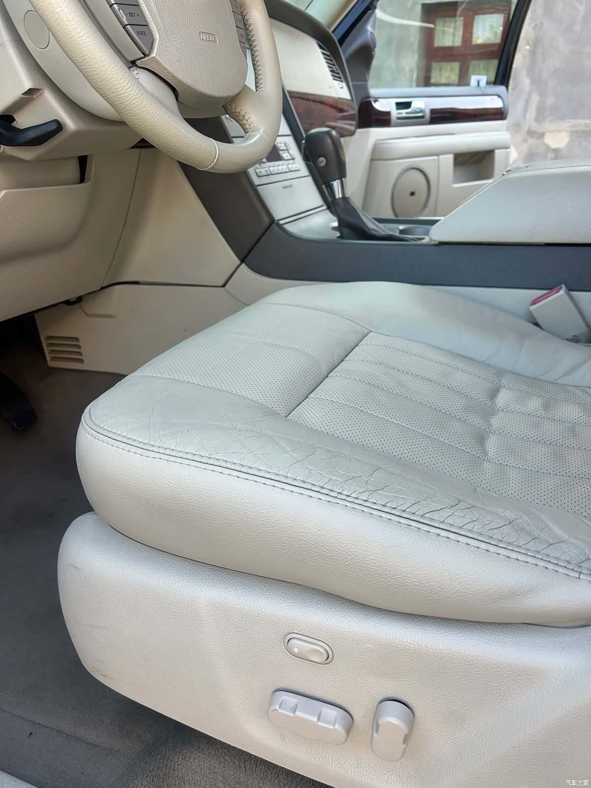 Lincoln Navigator, 2005 10