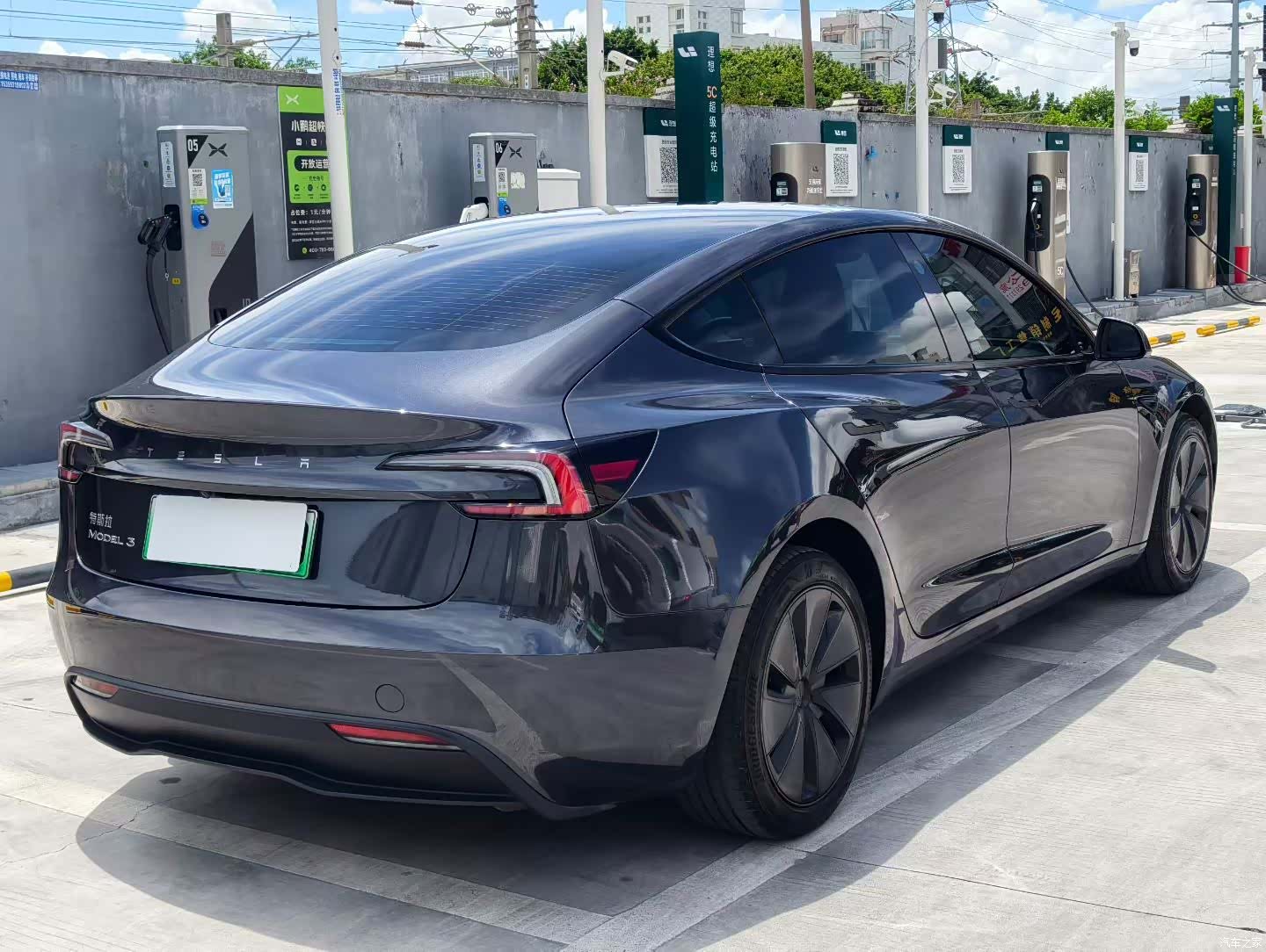 Tesla Model 3, 2025 7