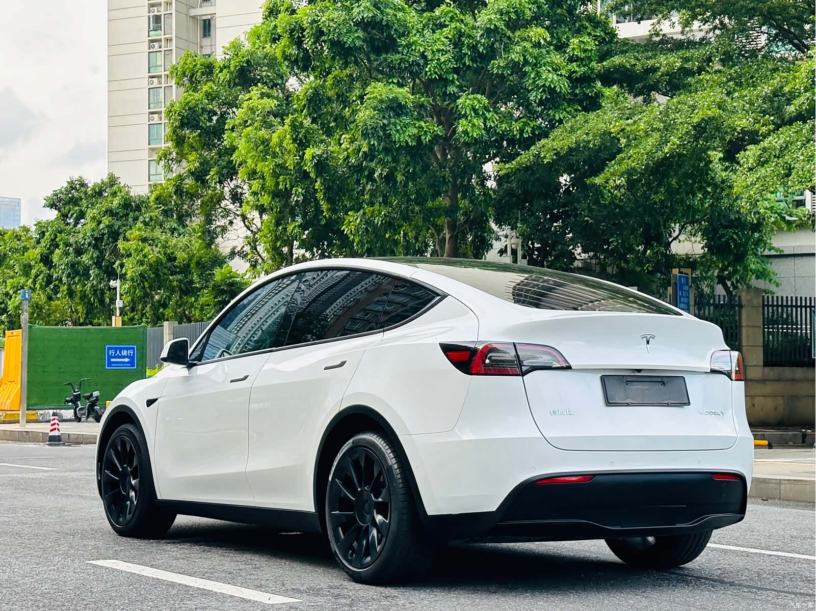 Tesla Model Y, 2021 7