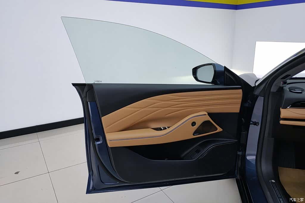 Geely 8, 2025 7