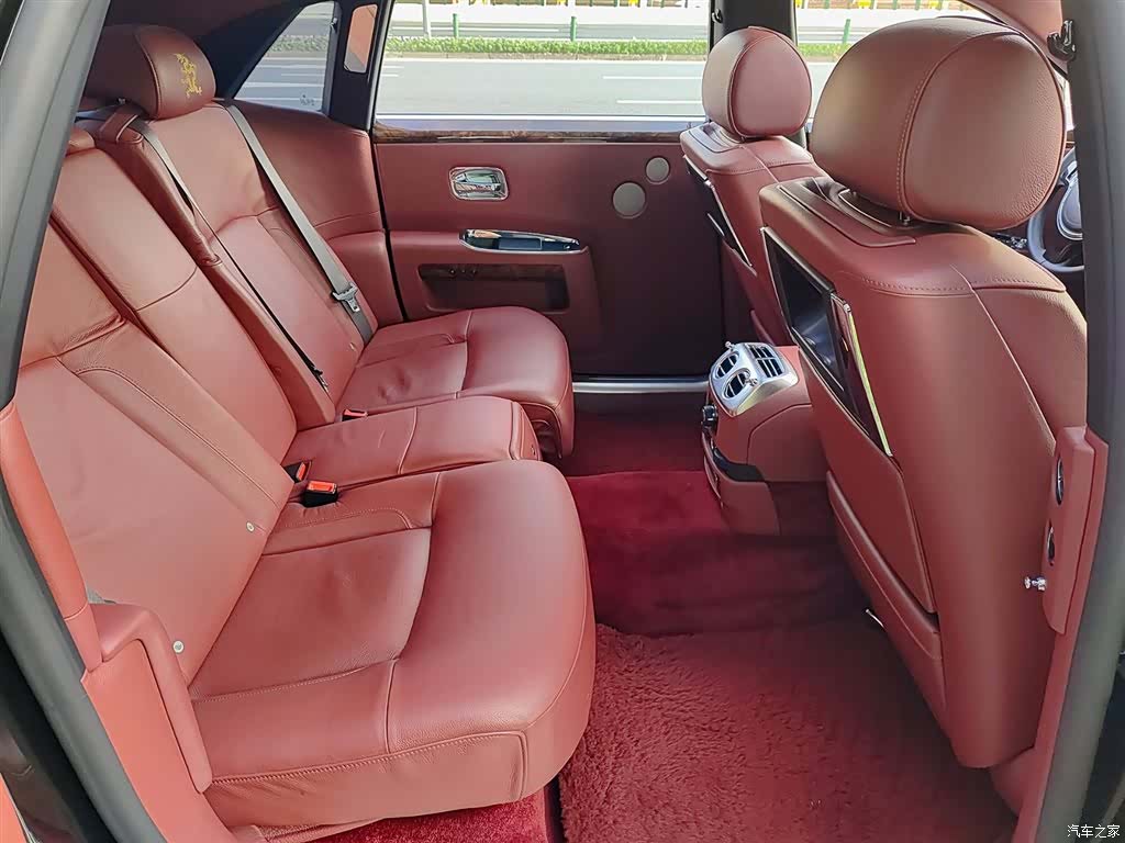 Rolls-Royce Ghost, 2012 10