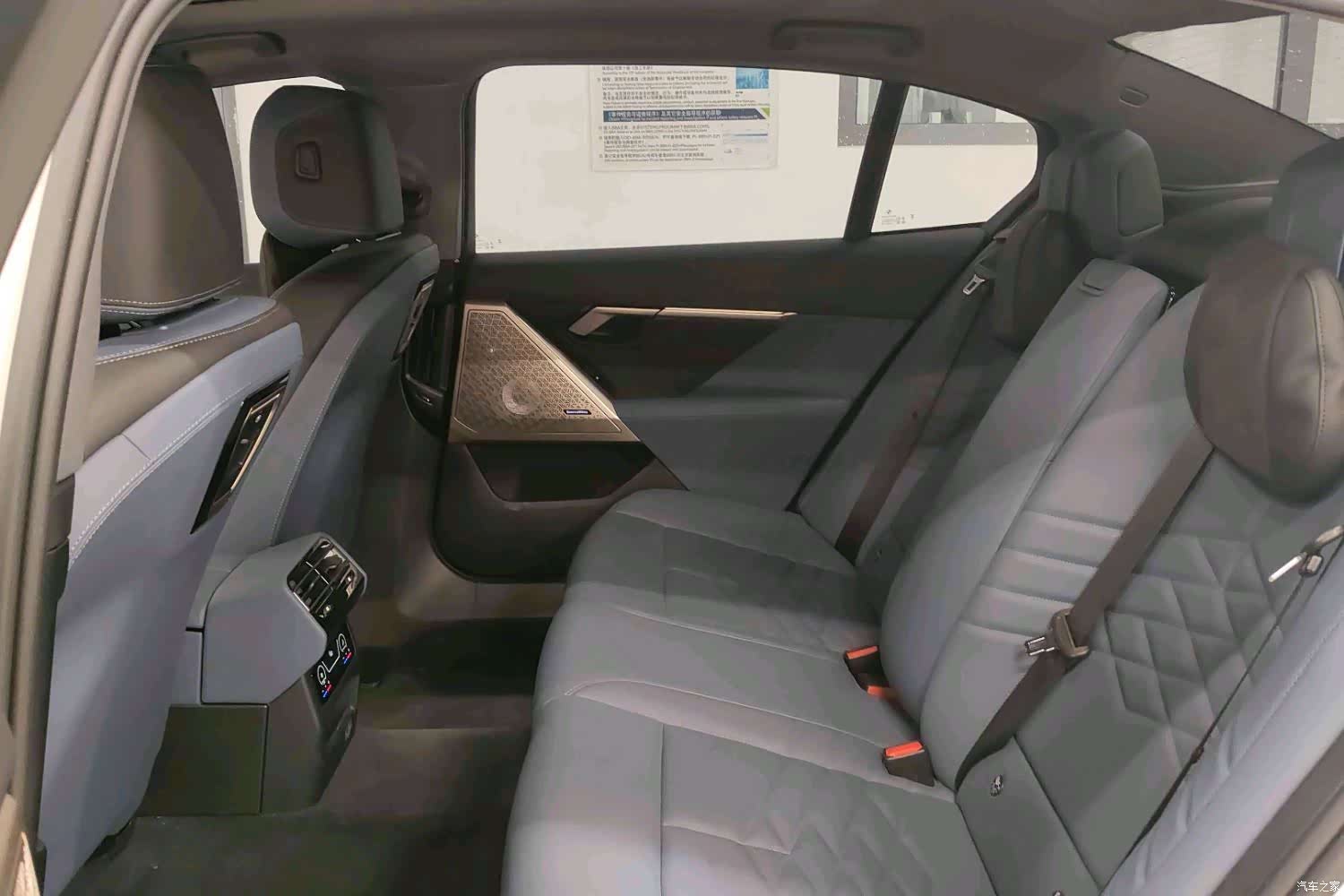 BMW 5 Series, 2025 4