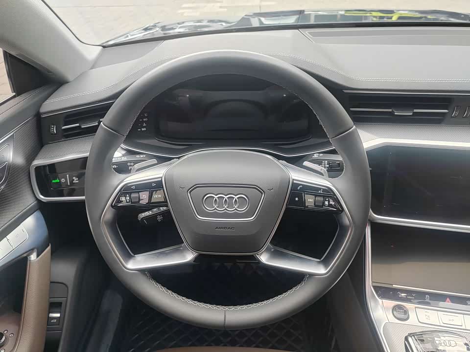 Audi A7L
