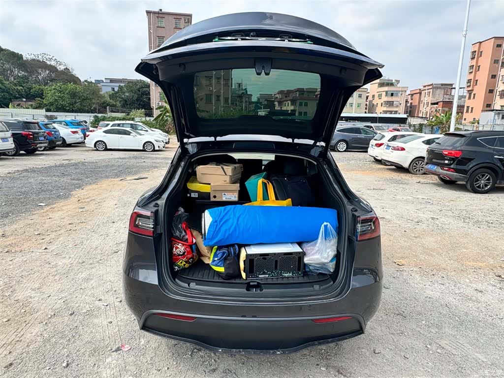 Tesla Model Y, 2024 11