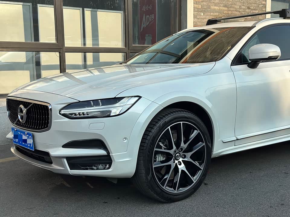 Volvo V90