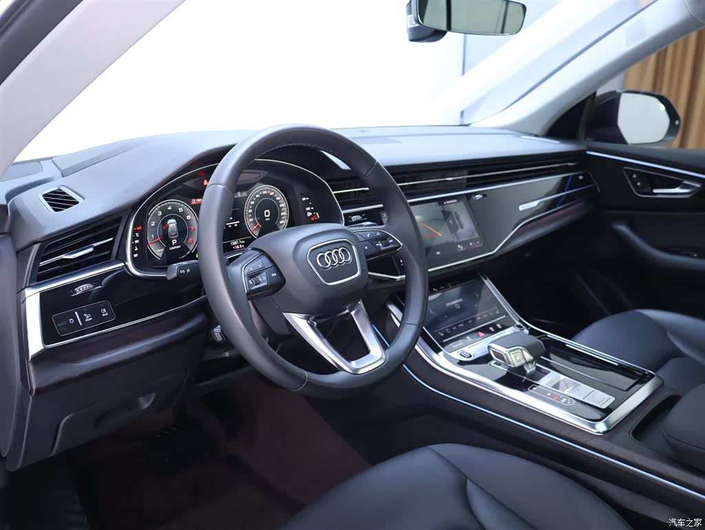 Audi Q8, 2023 11