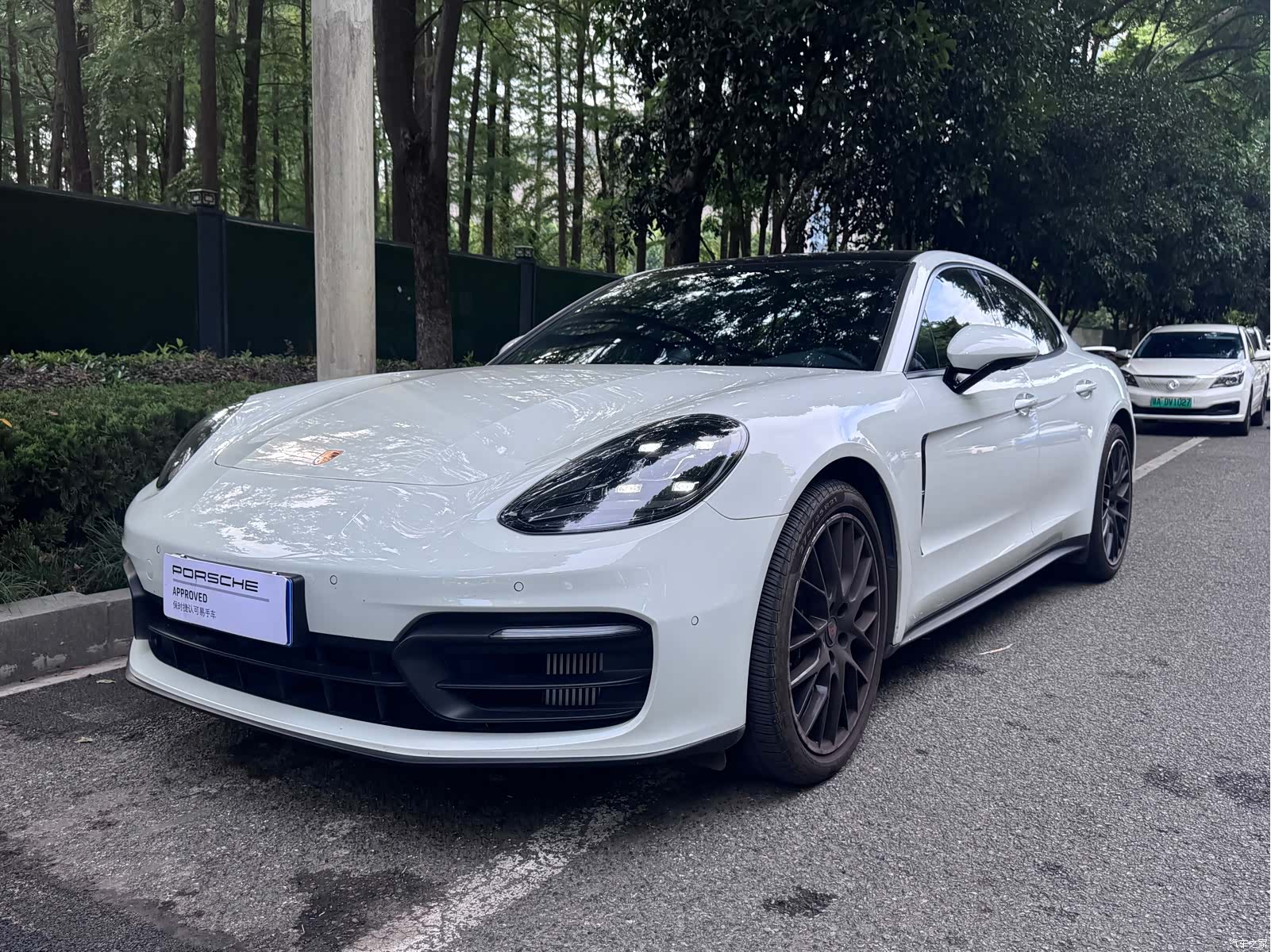 Porsche Panamera, 2022 1