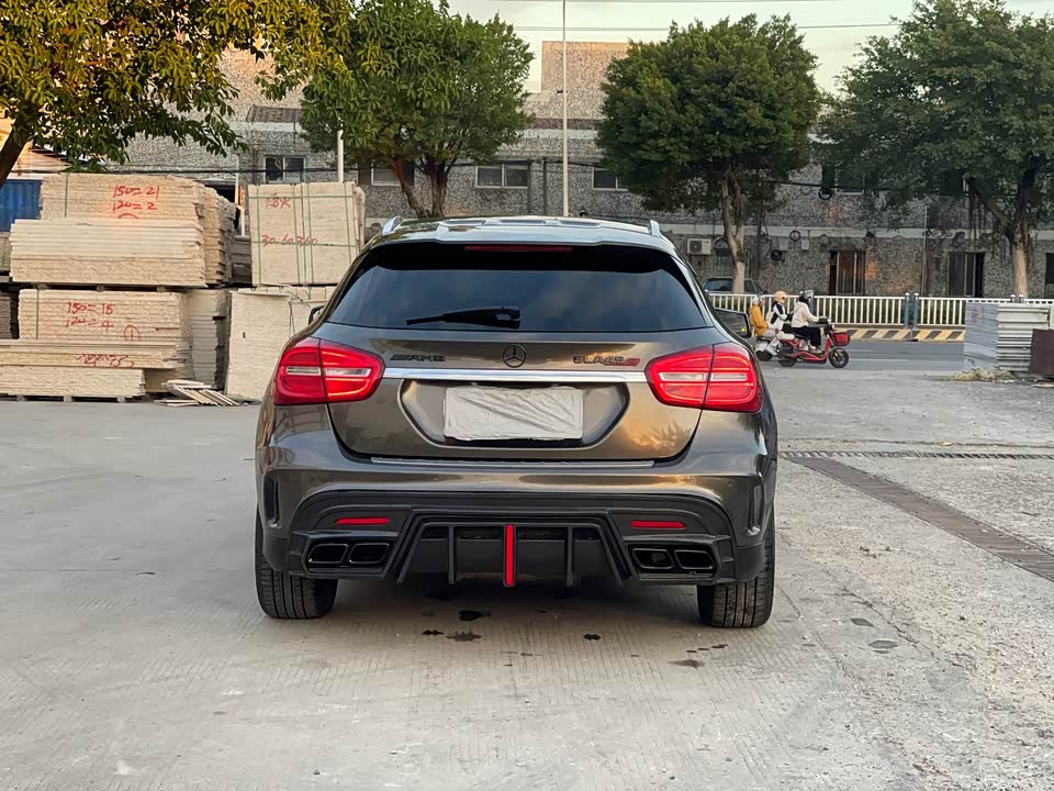 Mercedes-Benz GLA AMG