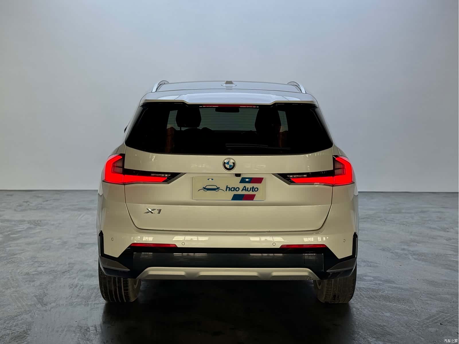BMW X1, 2023 все фото