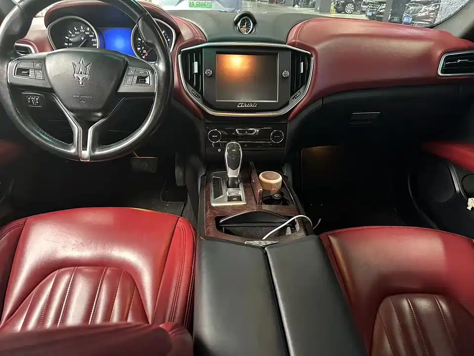 Maserati Ghibli Maserati Ghibli