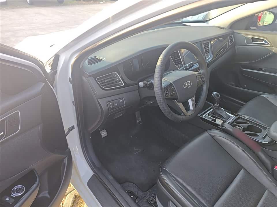 Hyundai Name picture