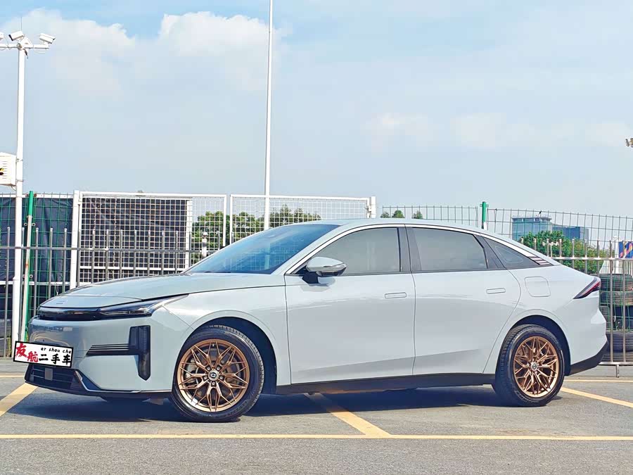 Geely L6 2024, фото 1
