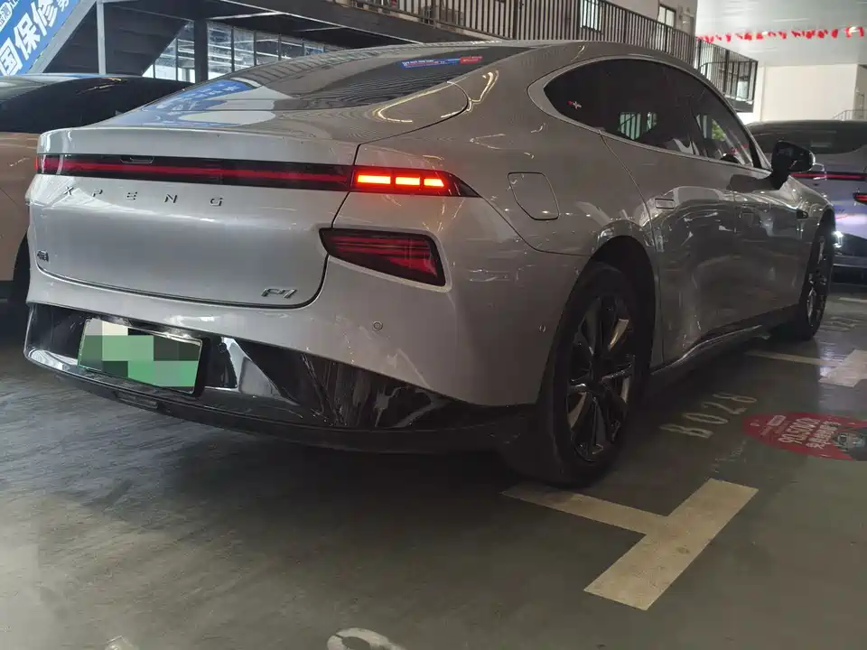 XPENG P7