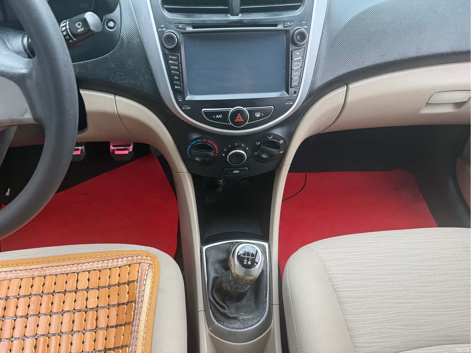 Hyundai GLS, 2014 13