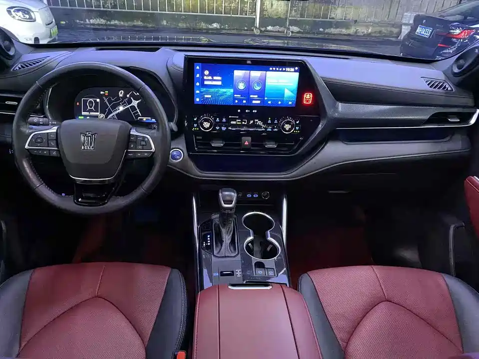 Toyota Crown Lufang