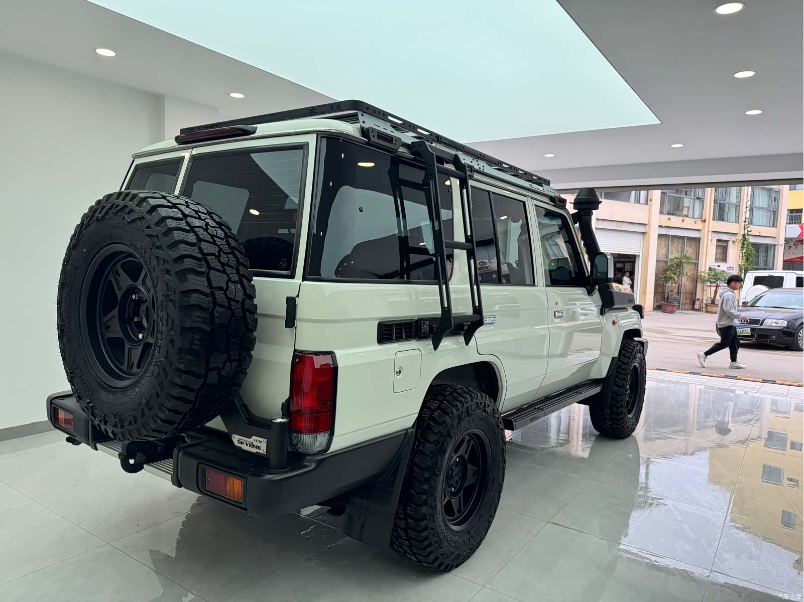 Toyota Prado, 2025 12