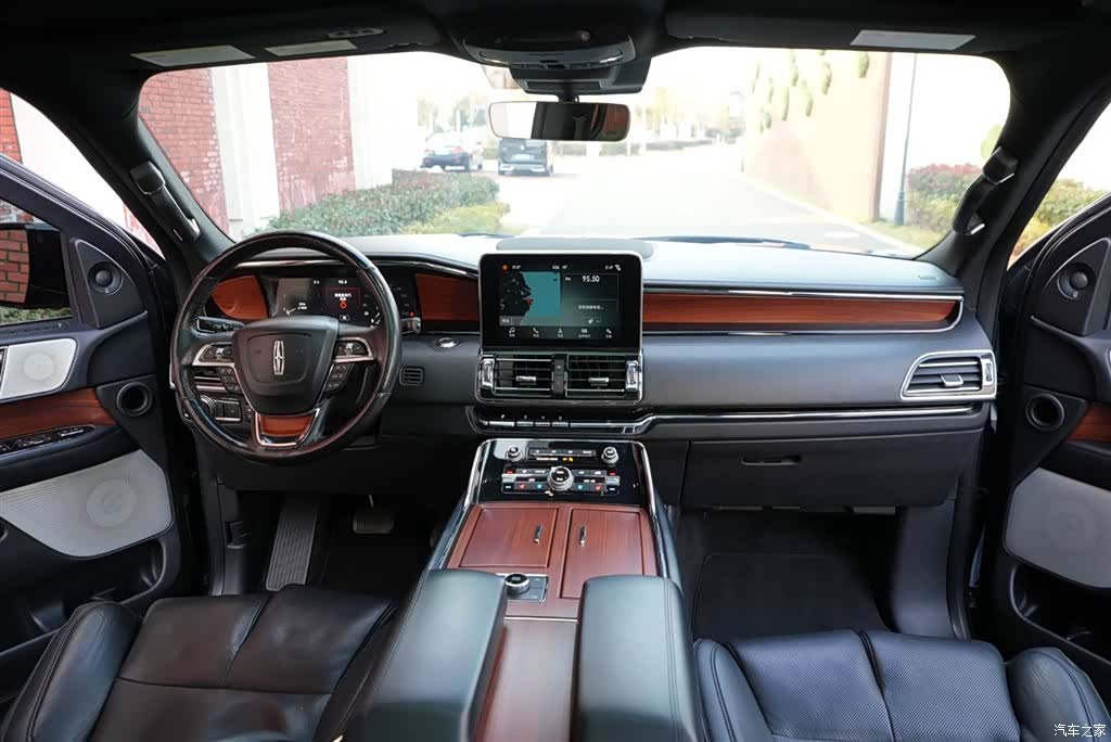 Lincoln Navigator, 2019 8