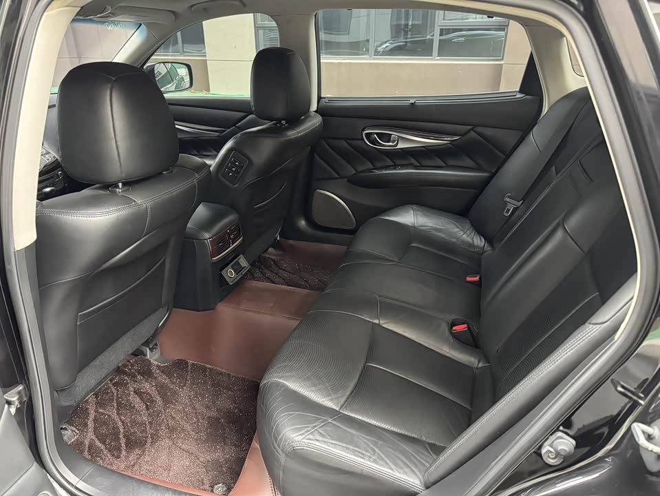 Infiniti Q70 Infiniti Q70