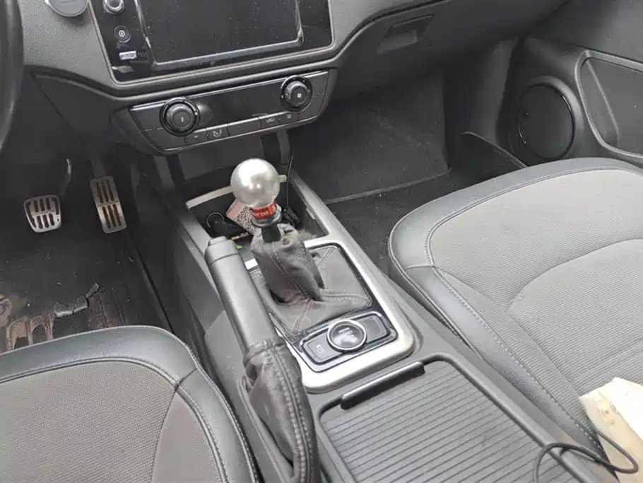 Qoros 3 Qoros 3
