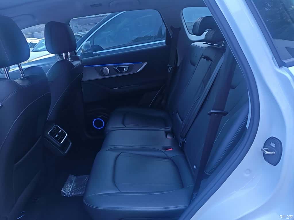 Chery Tiggo 8, 2025 17