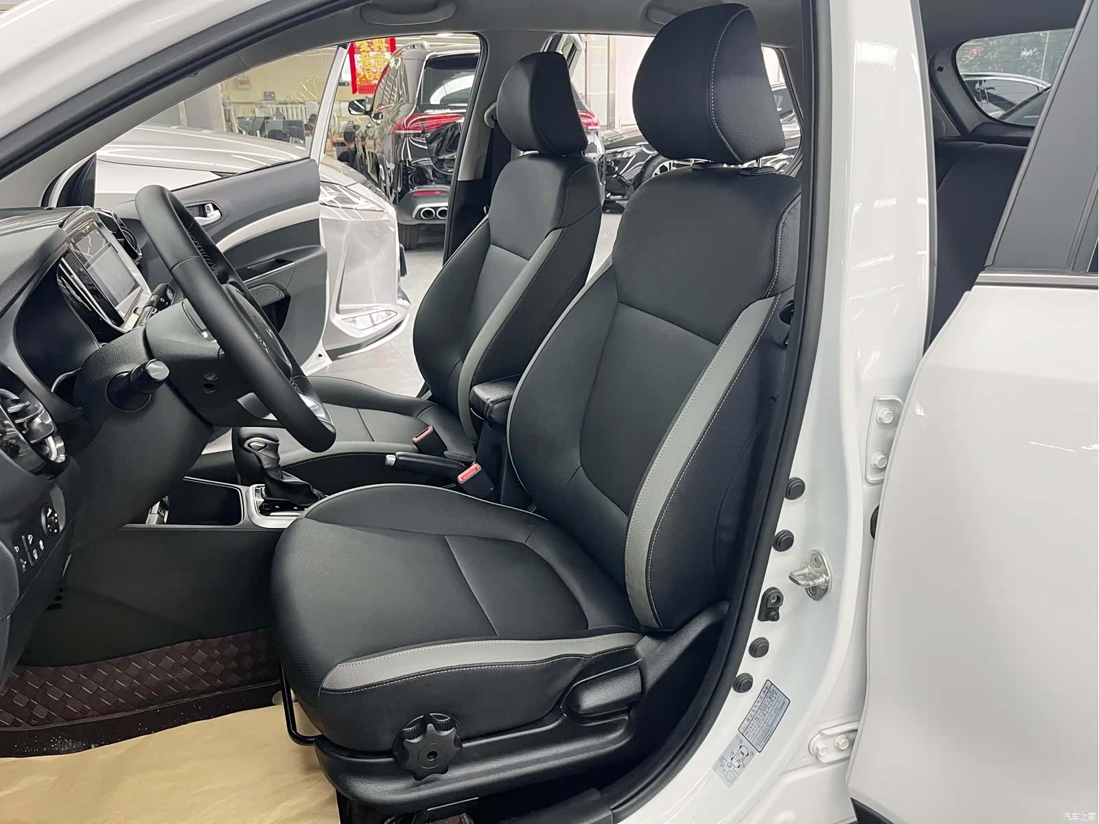 Kia KX1, 2022 11