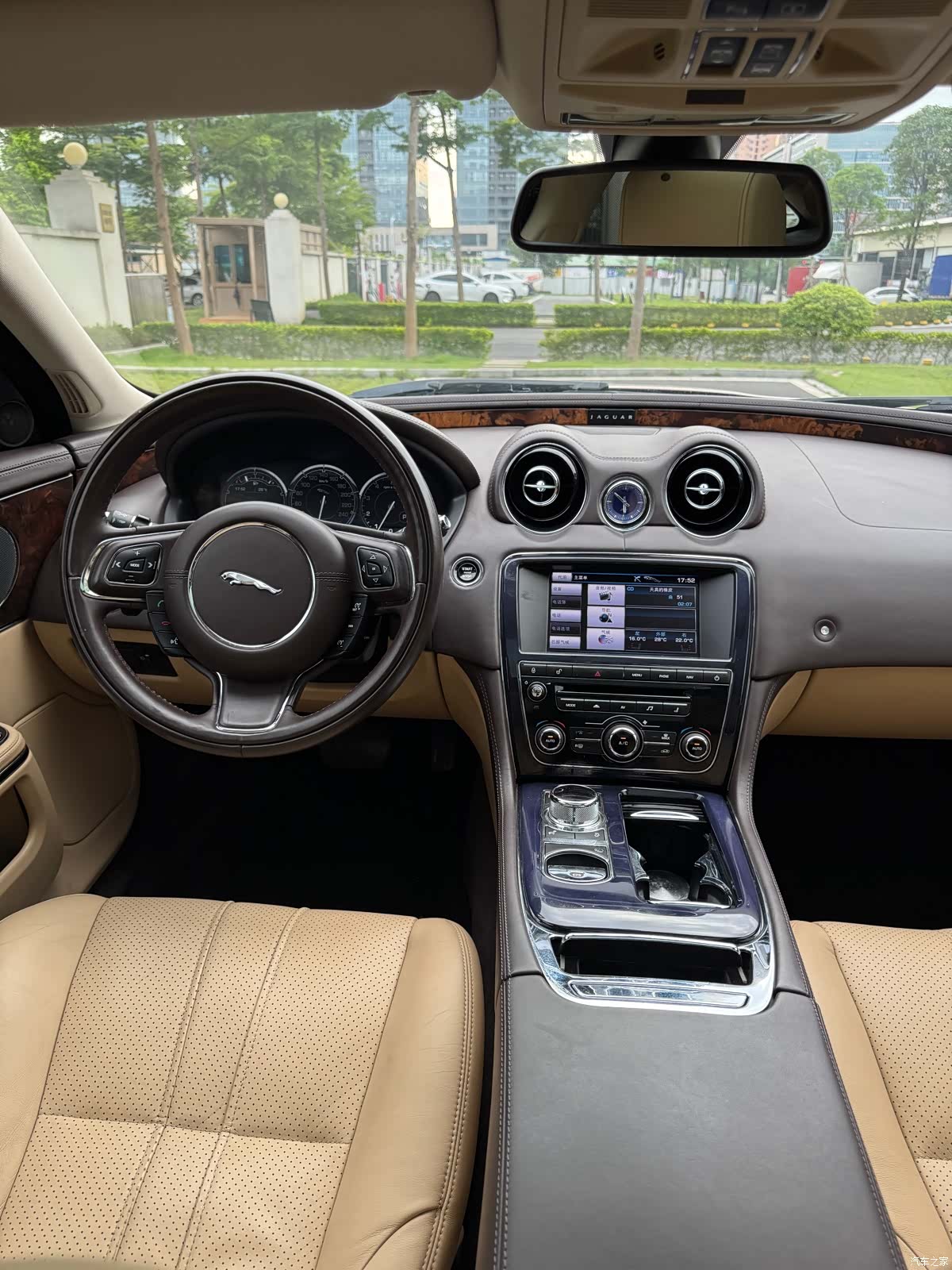 Jaguar XJ, 2012 16