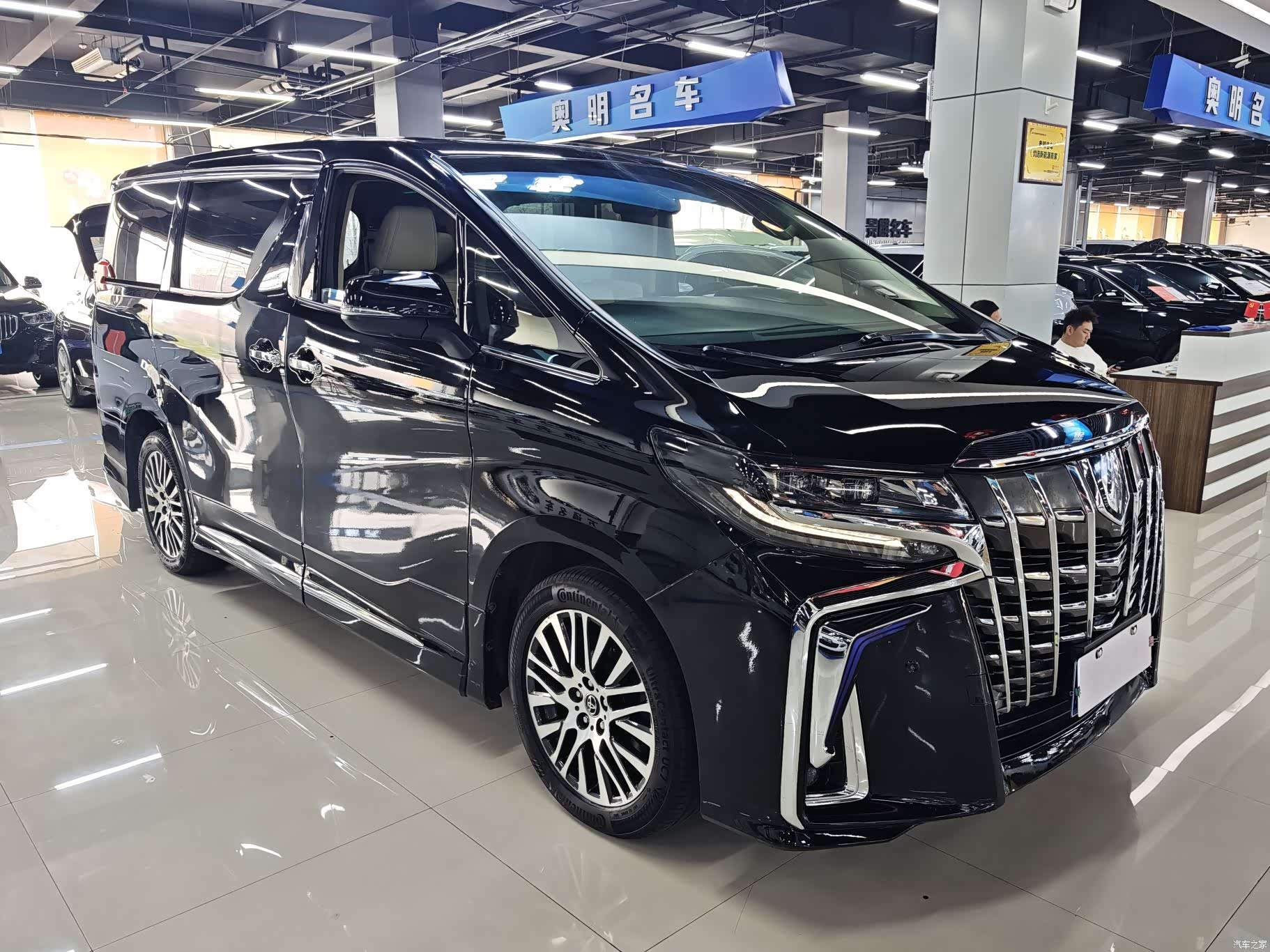 Toyota Alphard, 2017 3