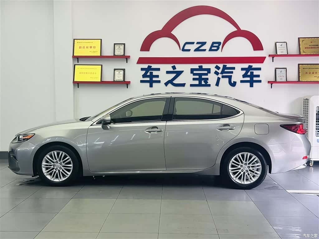 Lexus ES, 2017 4