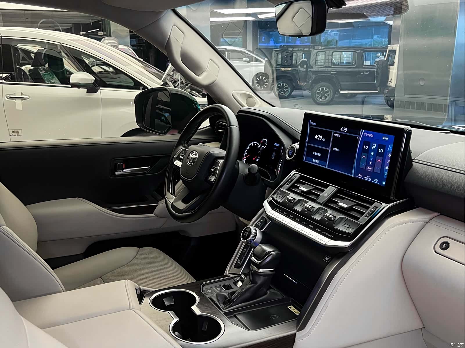 Toyota Land Cruiser, 2023 15