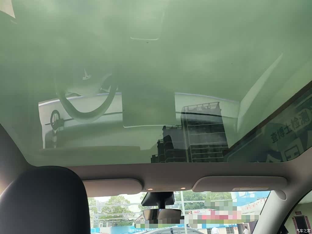 Tesla Model Y, 2024 17