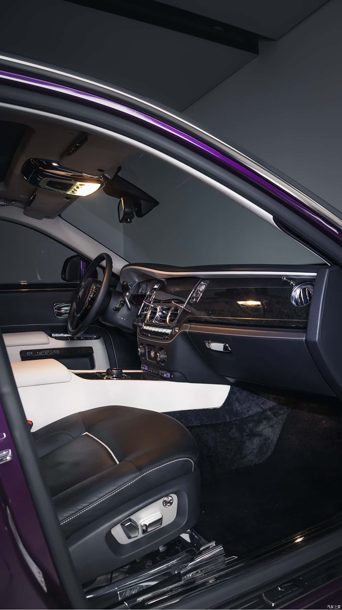Rolls-Royce Ghost, 2015 13