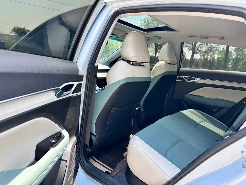 Geely Emgrand L HiP Geely Emgrand L HiP