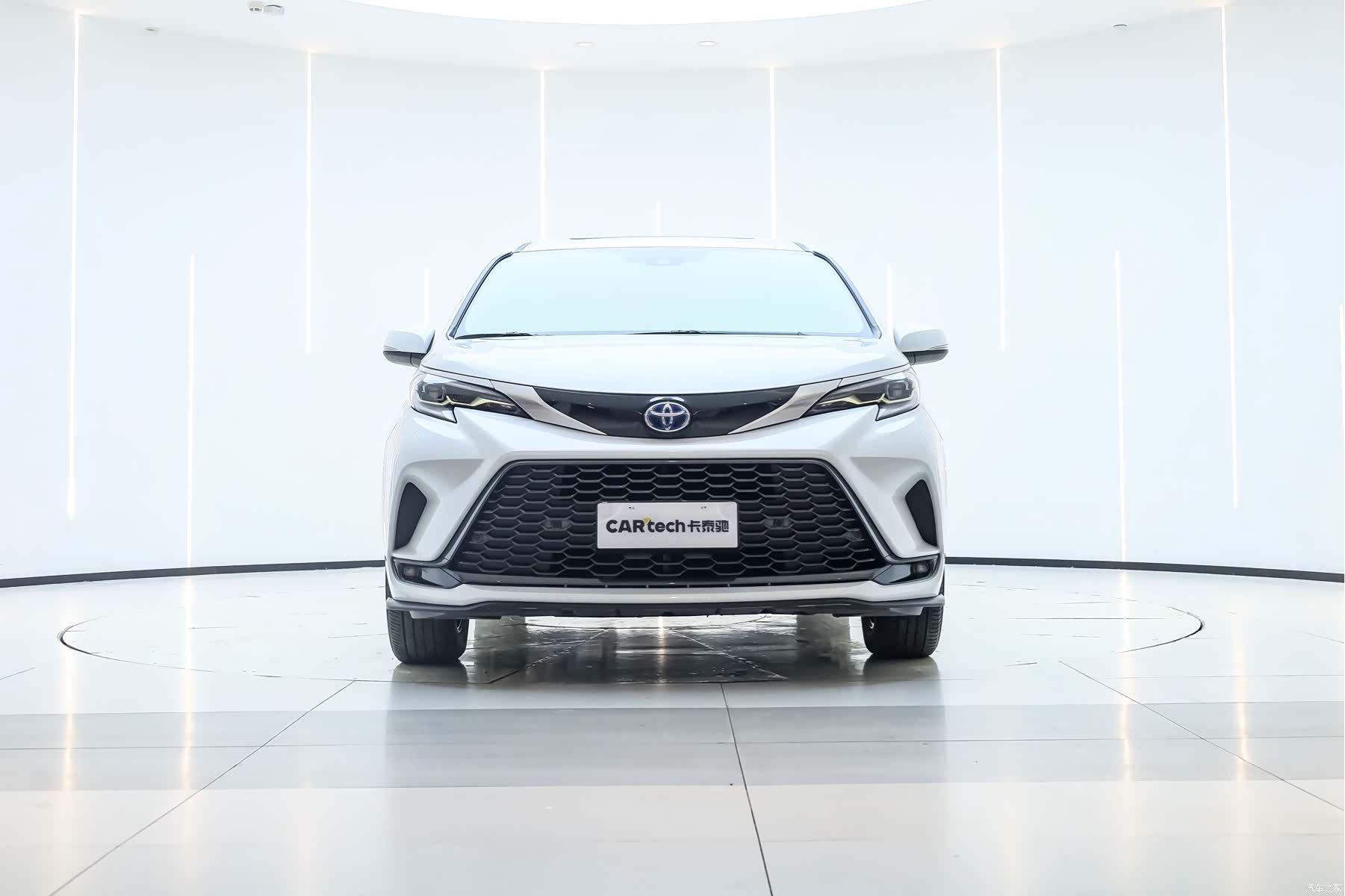 Toyota Granvia, 2024 4