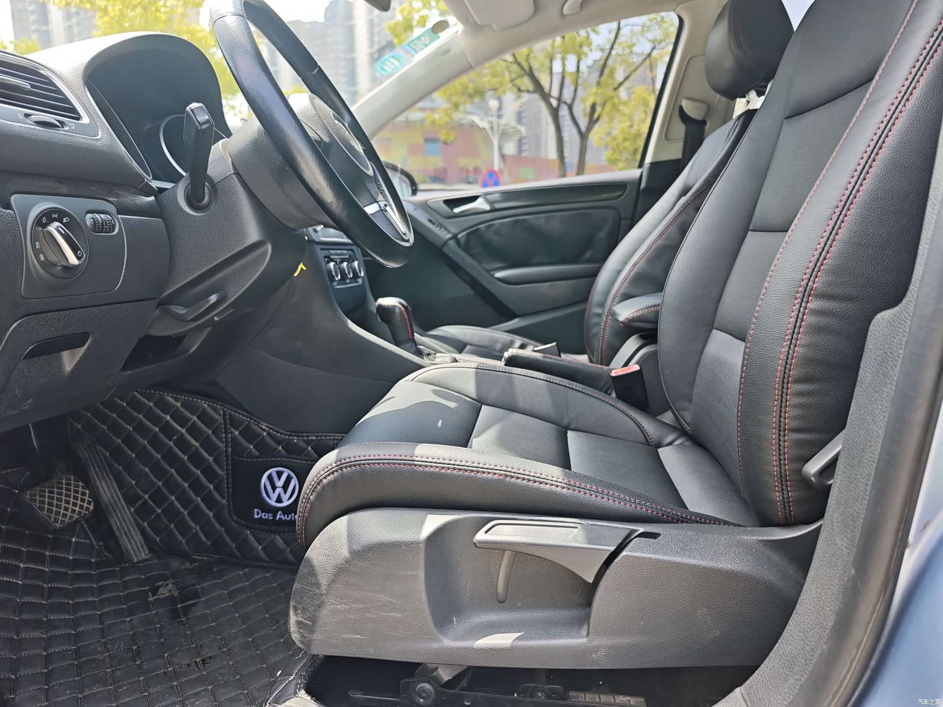 Volkswagen Golf, 2012 все фото