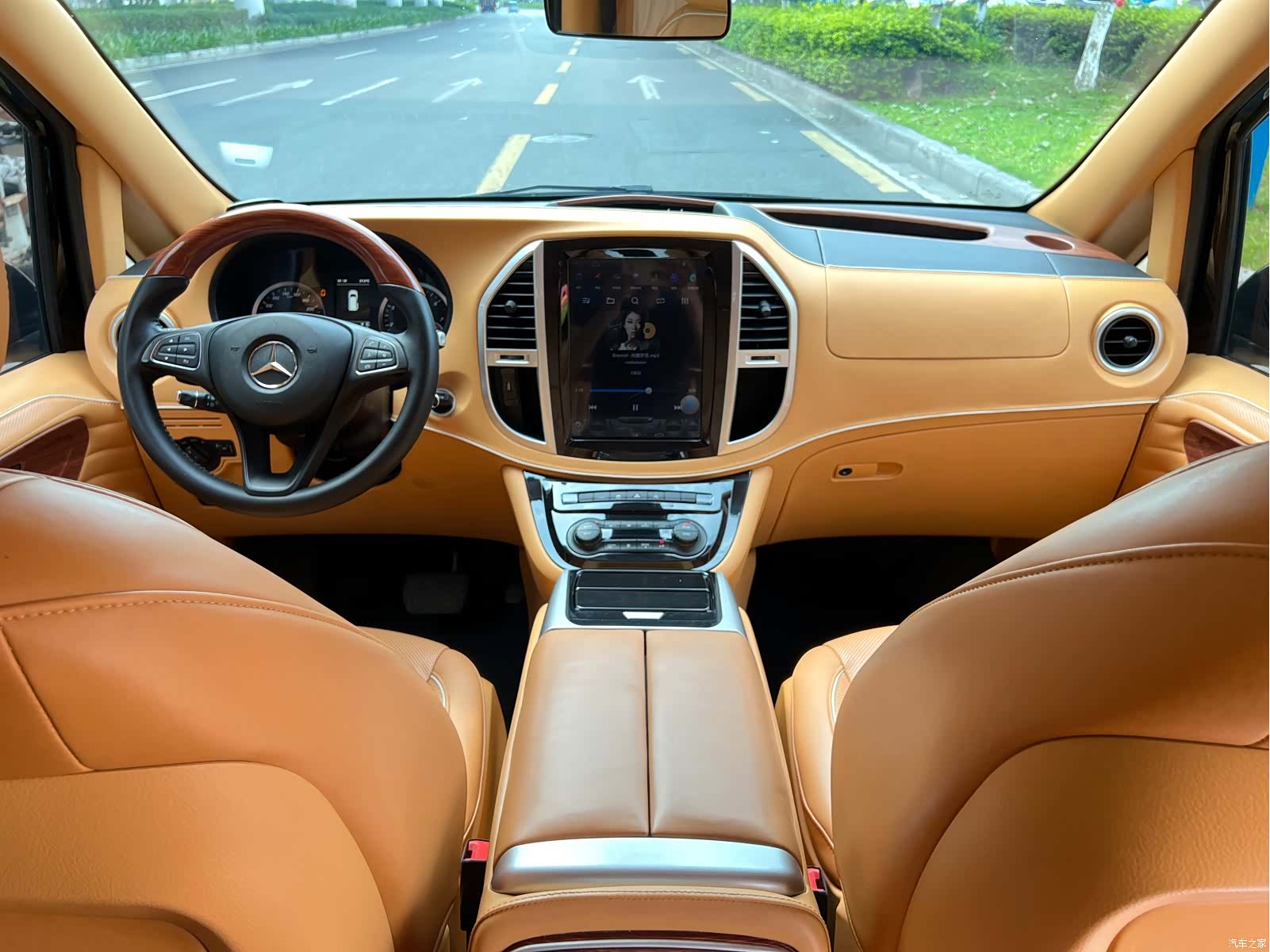 Mercedes-Benz 7, 2021 7