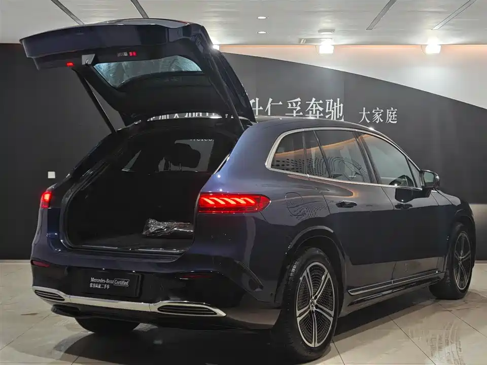 Mercedes-Benz EQS SUV