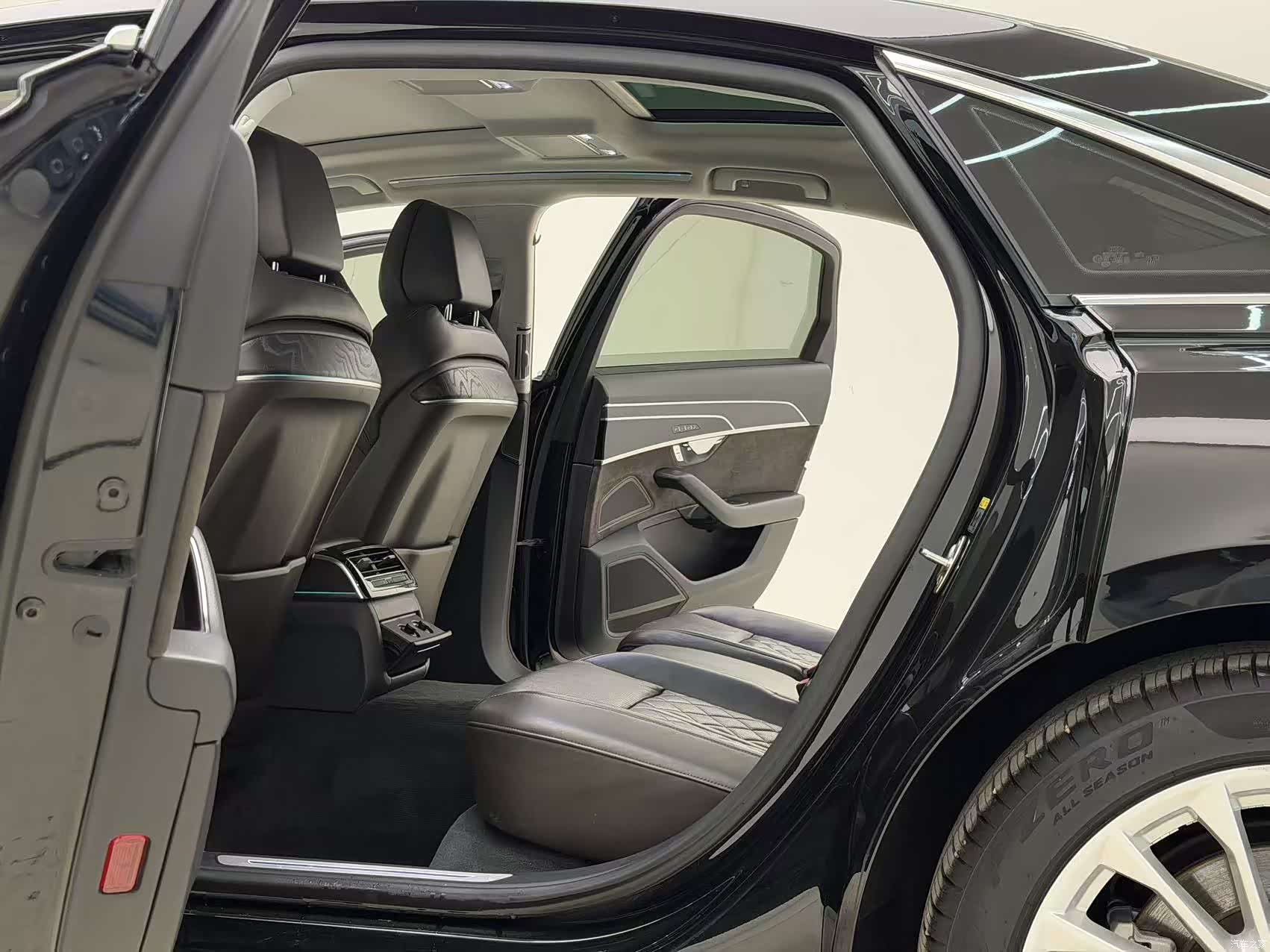 Audi A8L, 2022 10