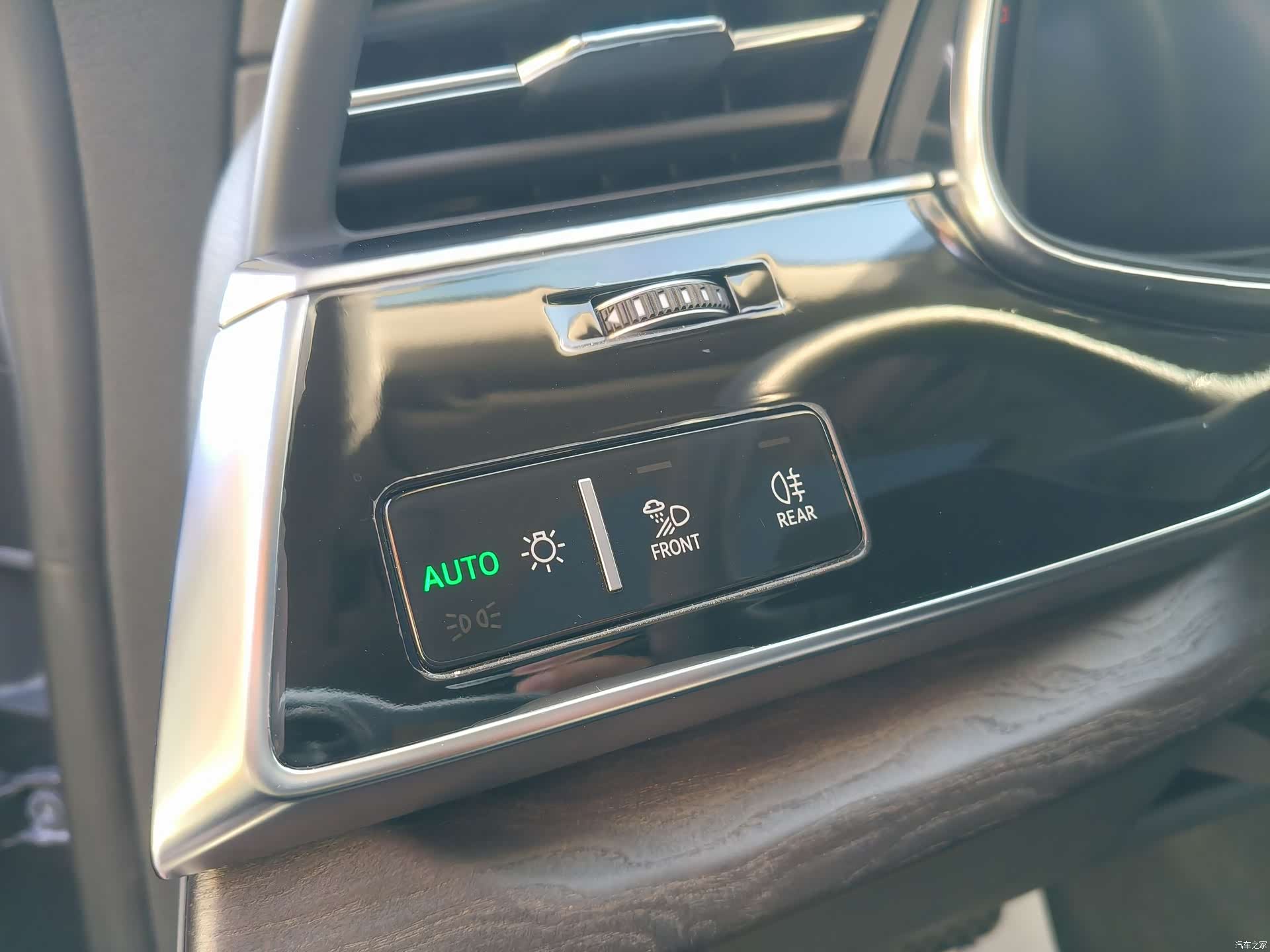 Audi Q8, 2020 9