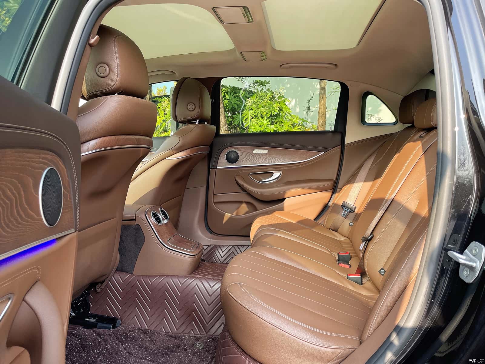 Mercedes-Benz E-Class, 2021 20